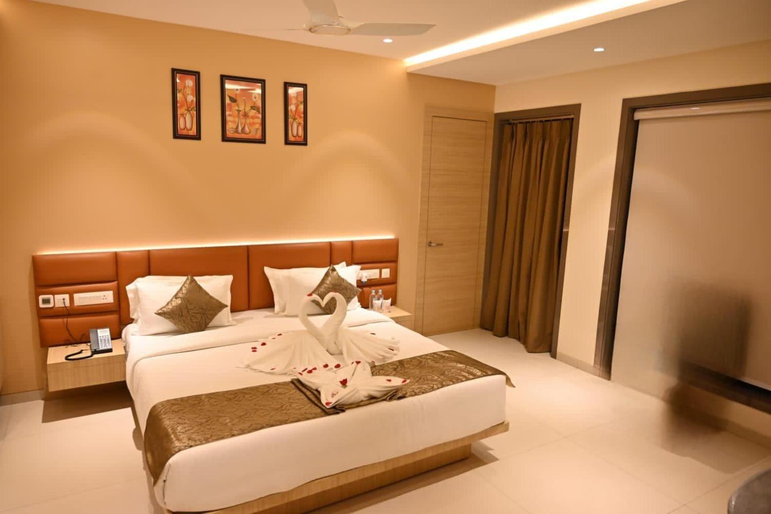 Hotel Ramida Plaza At Delhi Airport Nova Deli Exterior foto